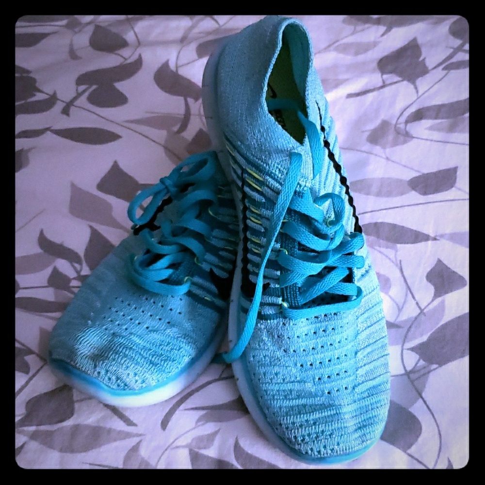 Nike running sneakers size 8